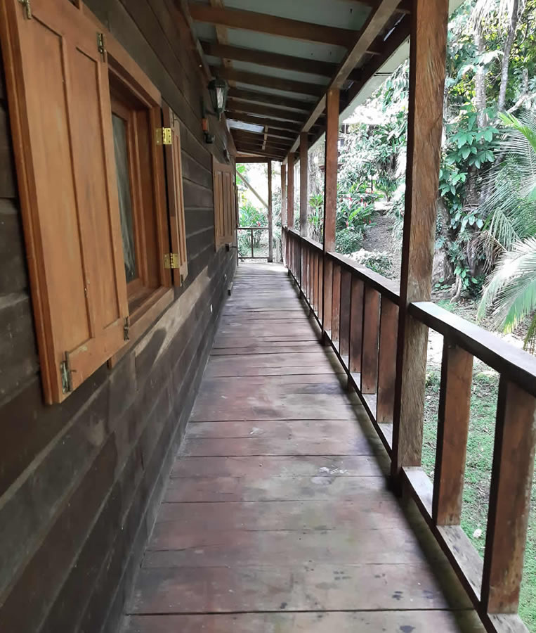  Side porch